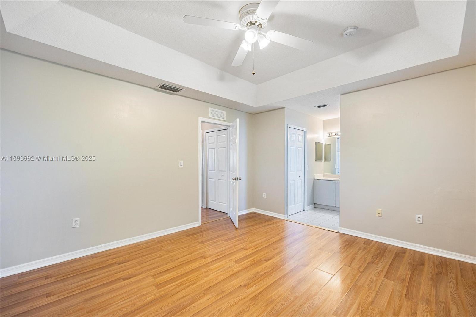 VENETIA GROVE - Residential