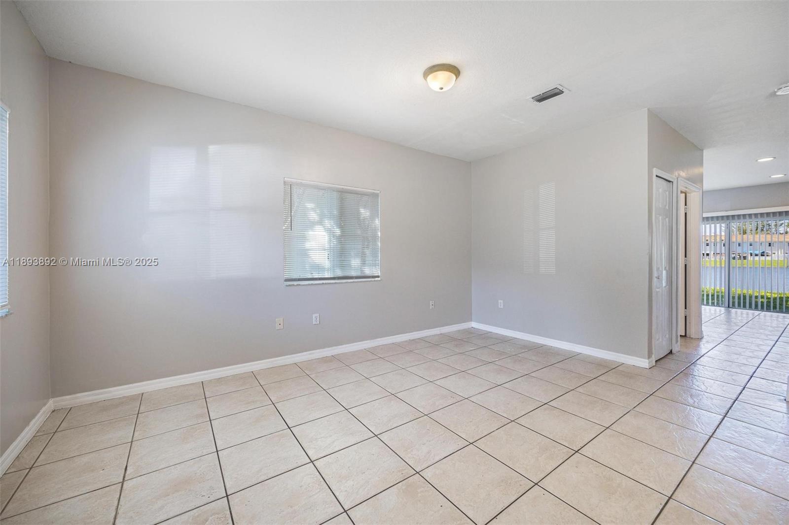 VENETIA GROVE - Residential