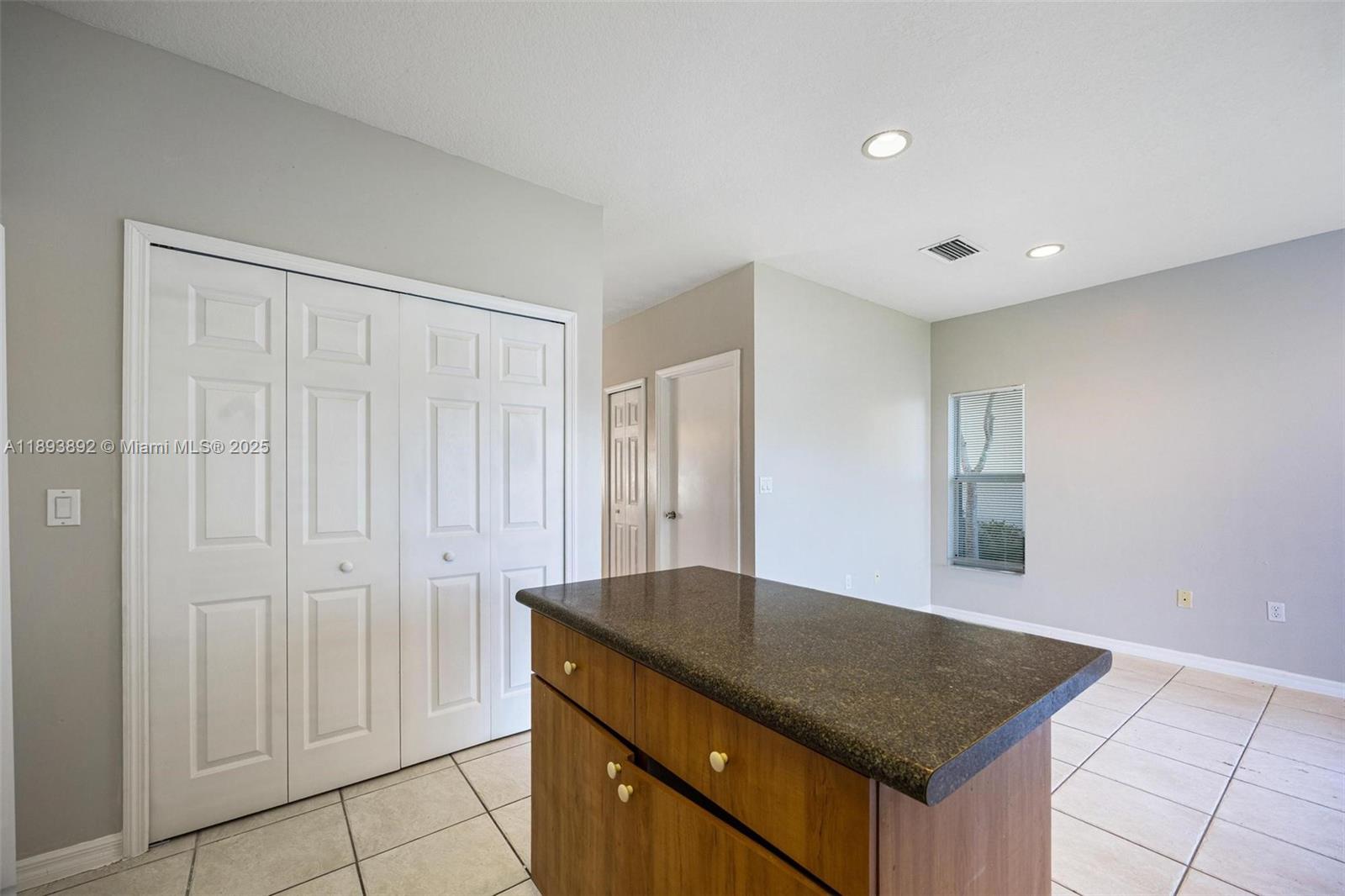 VENETIA GROVE - Residential