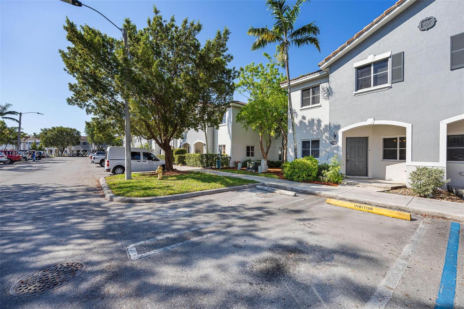 VENETIA GROVE - Residential