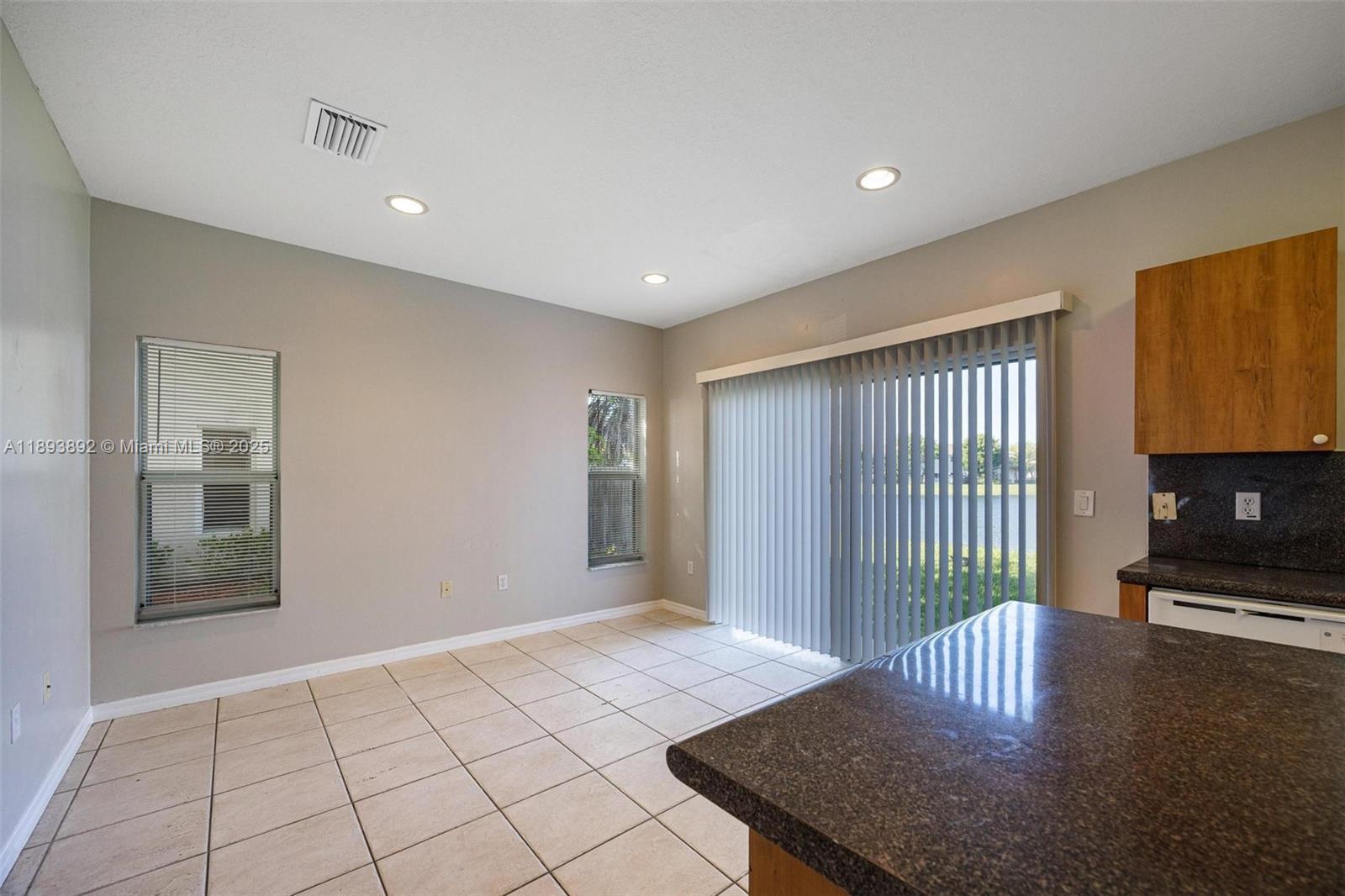 VENETIA GROVE - Residential