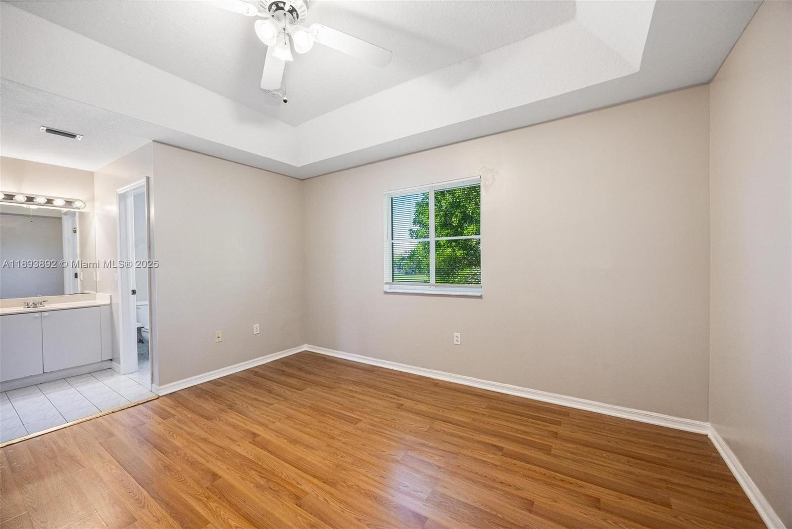 VENETIA GROVE - Residential