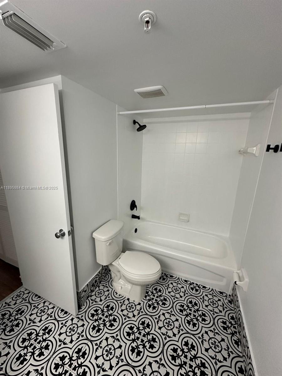 SHERIDAN OCEAN CLUB CONDO - Residential Lease