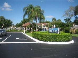 DORAL PK CO CLUB VILLAS C - Residential