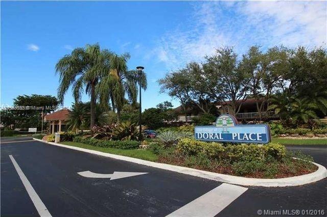 DORAL PK CO CLUB VILLAS C - Residential