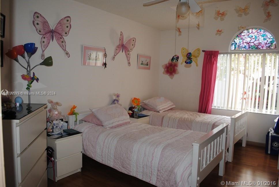 DORAL PK CO CLUB VILLAS C - Residential