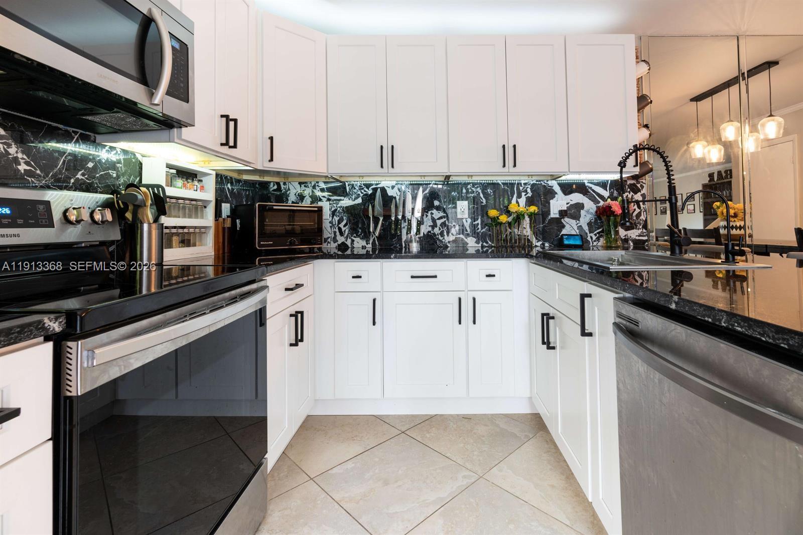 HERITAGE VILLAGE OF P B L - Residential