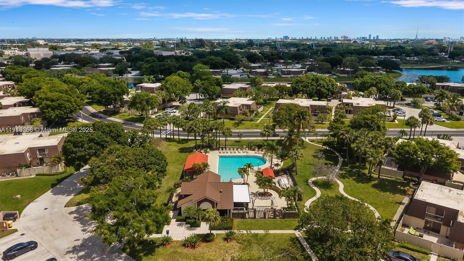 HERITAGE VILLAGE OF P B L - Residential