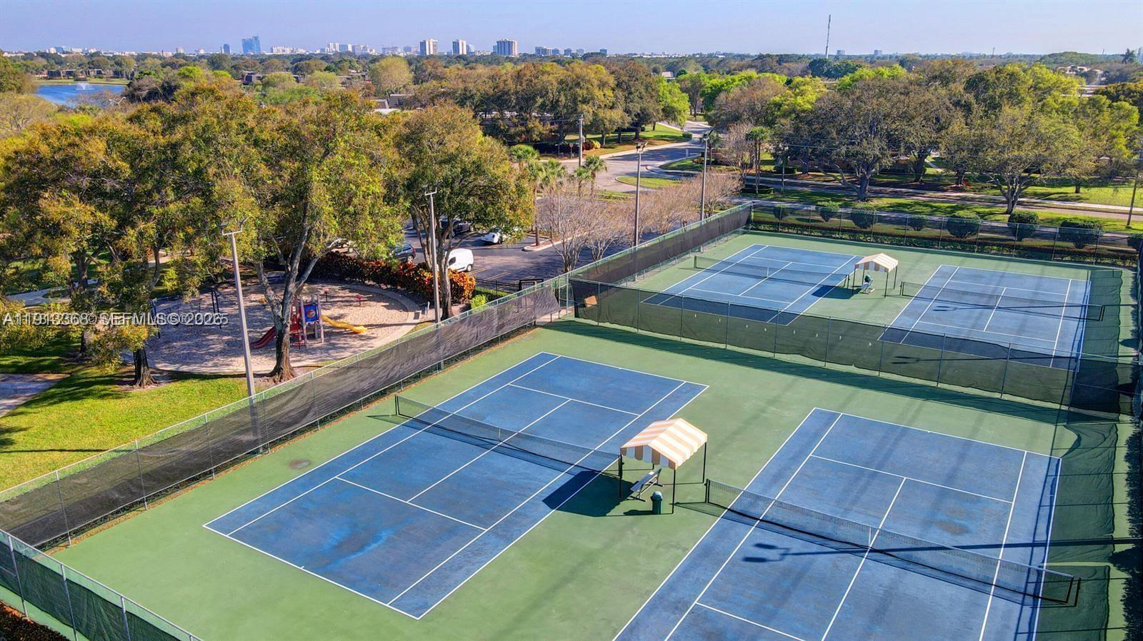 HERITAGE VILLAGE OF P B L - Residential