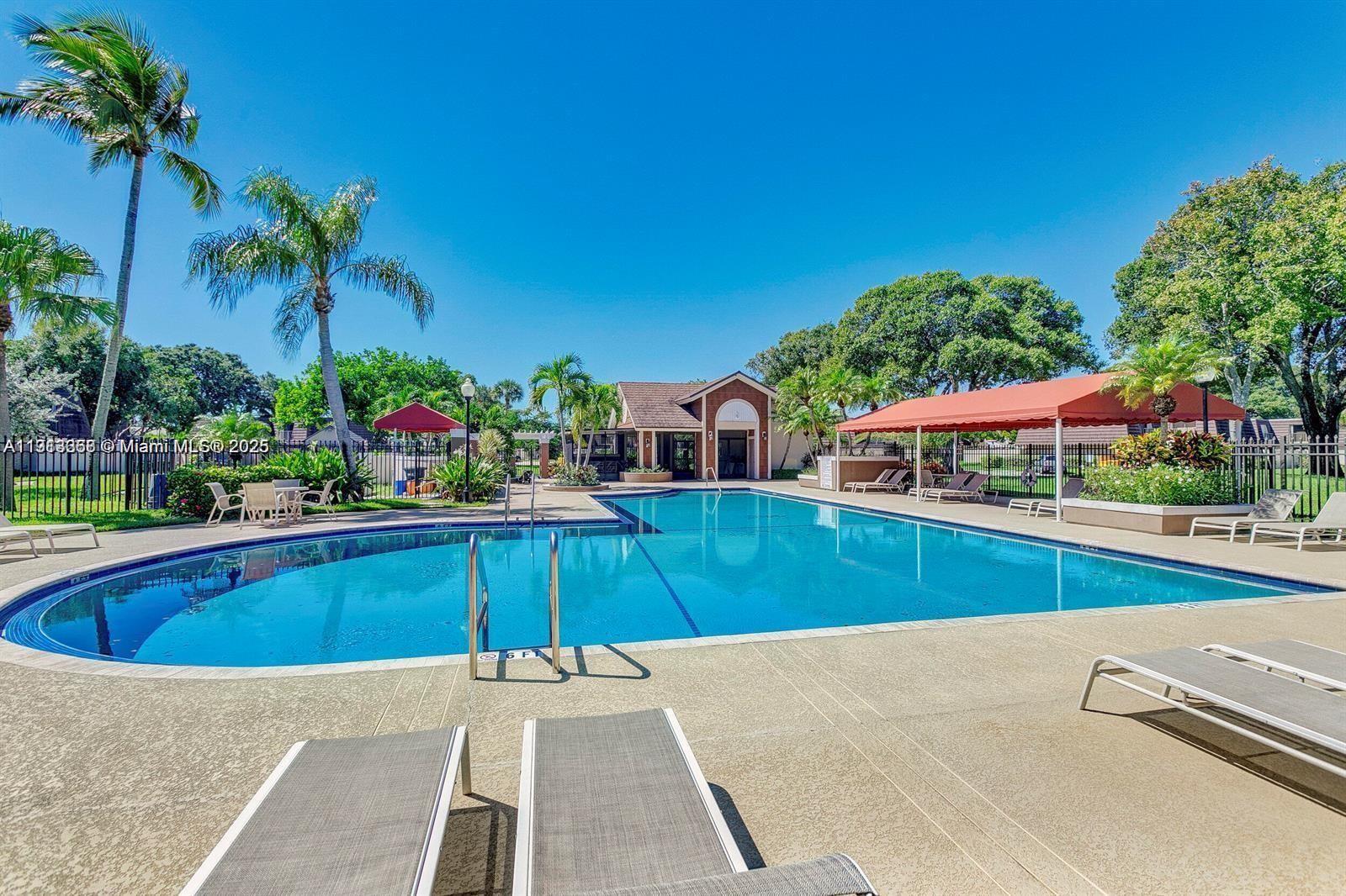 HERITAGE VILLAGE OF P B L - Residential