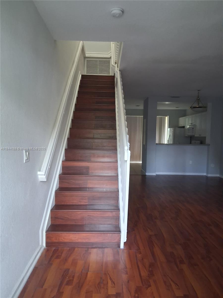 671 NW 42nd Ave 671
