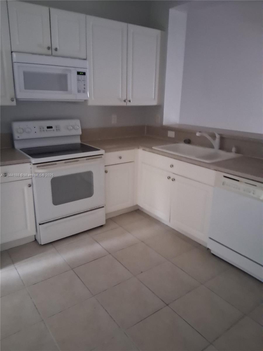 671 NW 42nd Ave 671