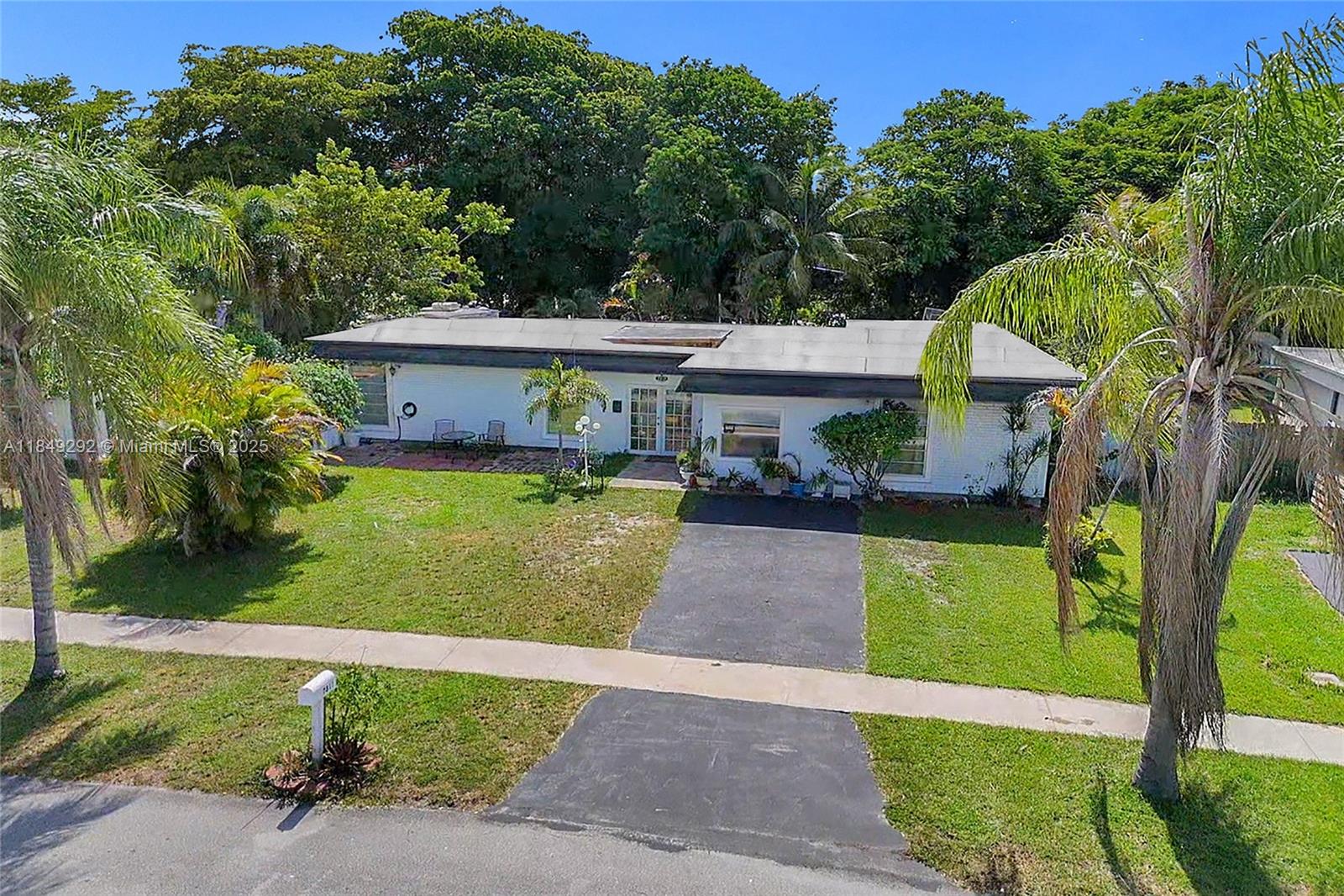 7811 NW 75th Ave