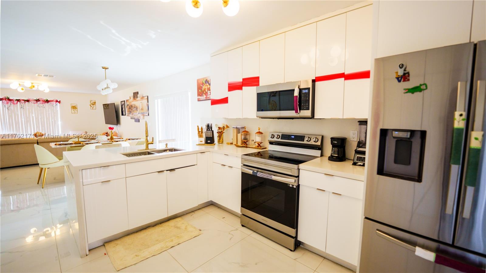 LAKES BY THE BAY SEC 5 - Residential