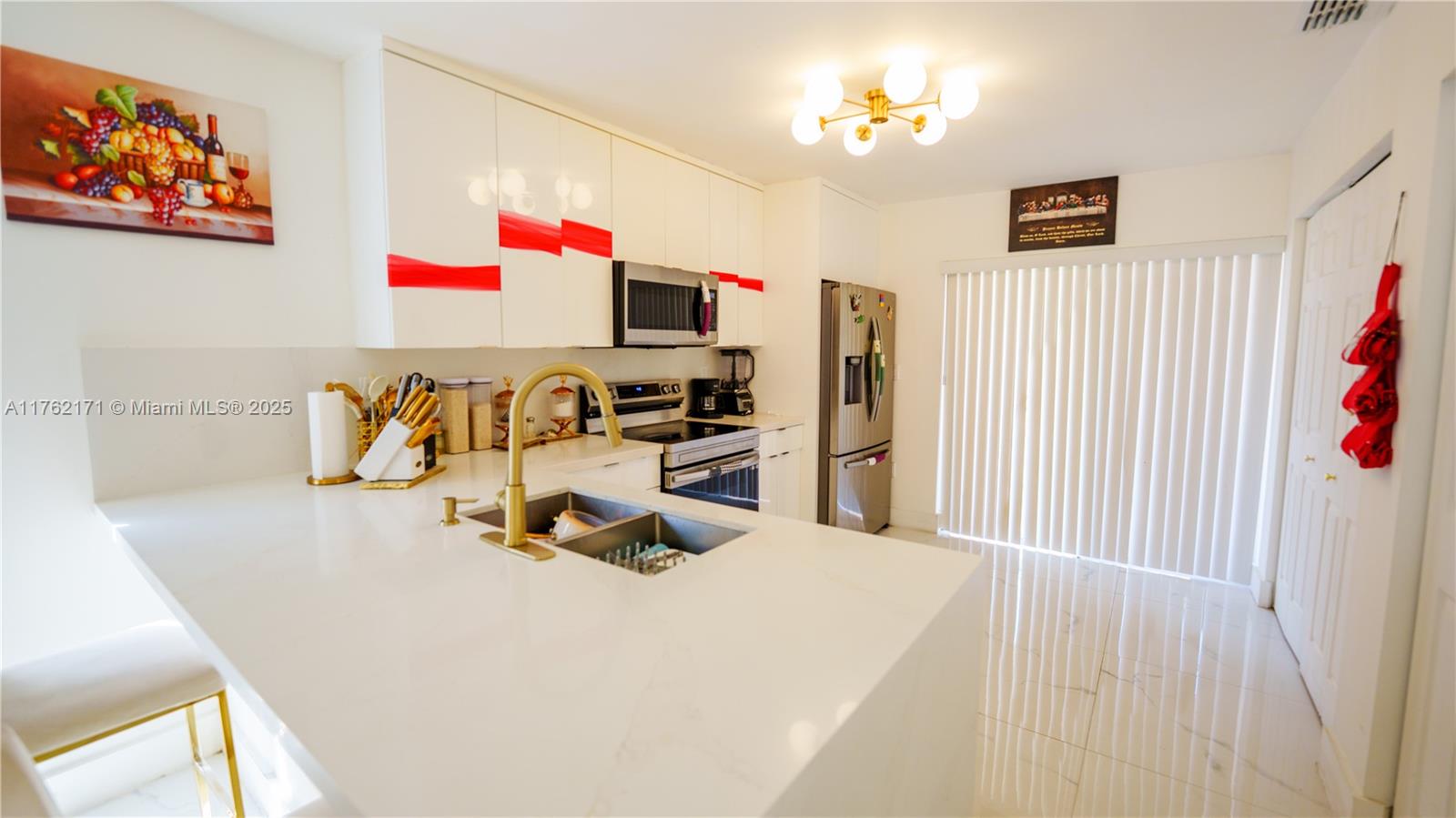 LAKES BY THE BAY SEC 5 - Residential