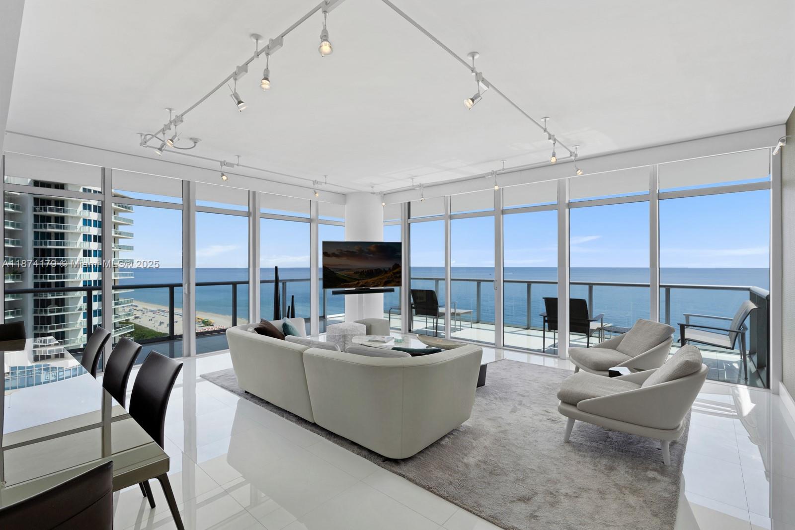 THE CARIBBEAN CONDO - Residential