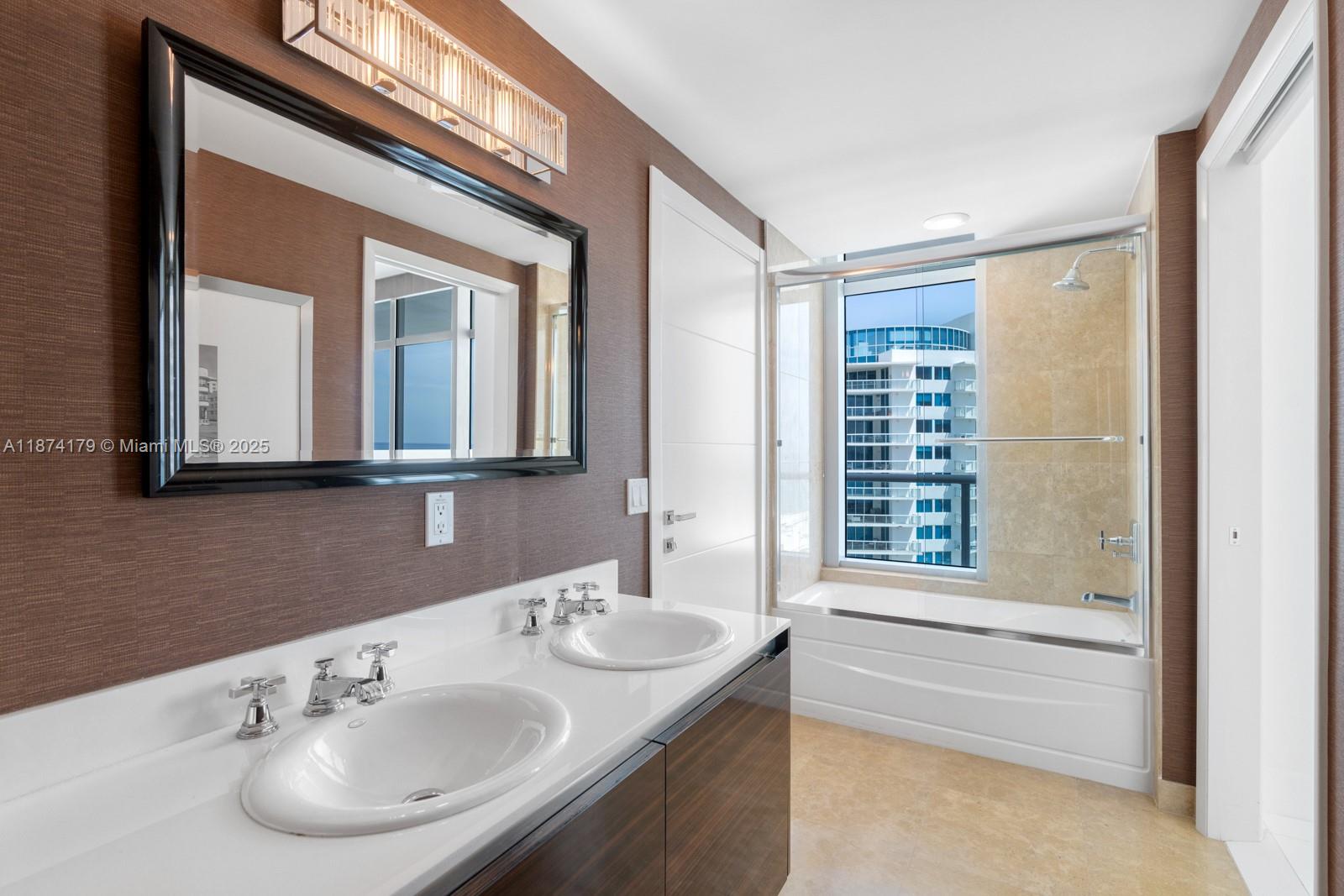 THE CARIBBEAN CONDO - Residential