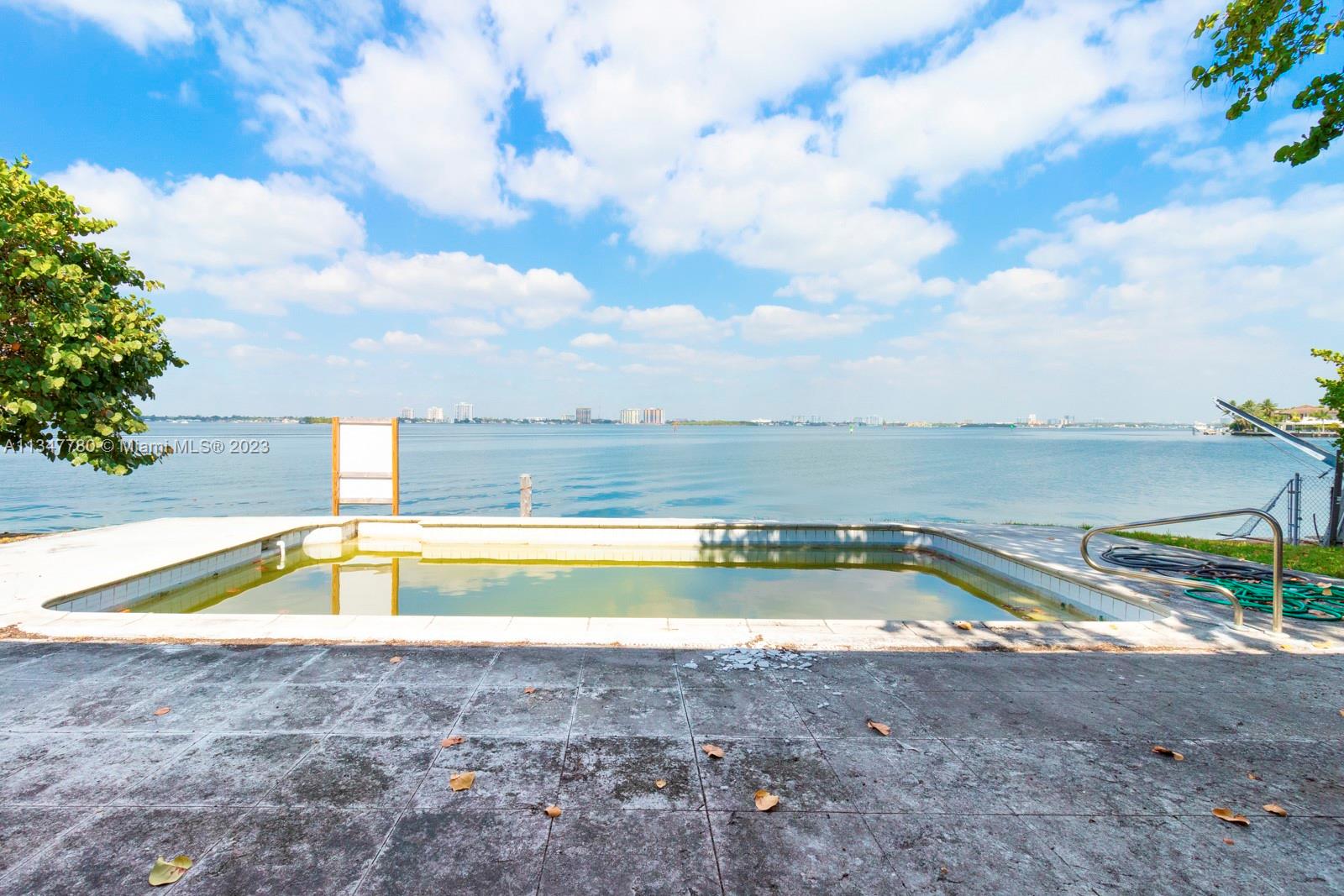 NORMANDY GOLF COURSE - Residential