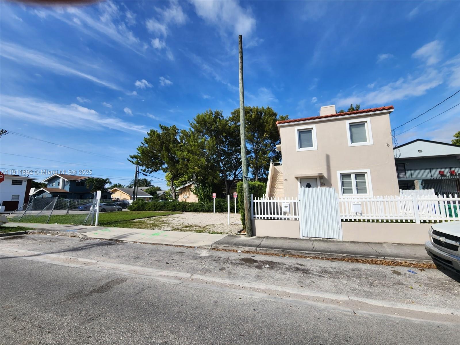 LAWRENCE ESTATE EAST ADDN - Residential Income