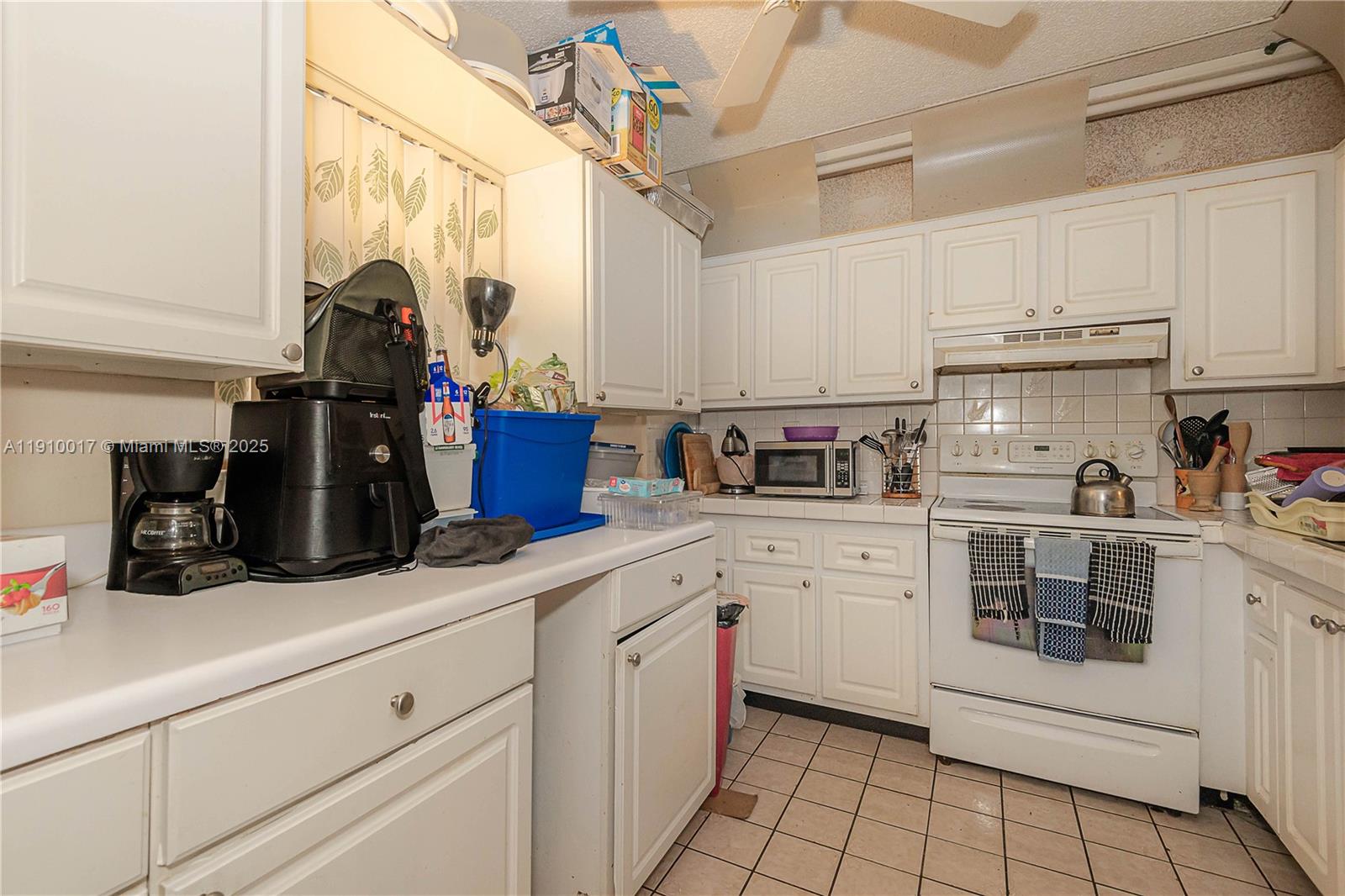 SOMERSET AT LAUDERDALE LA - Residential