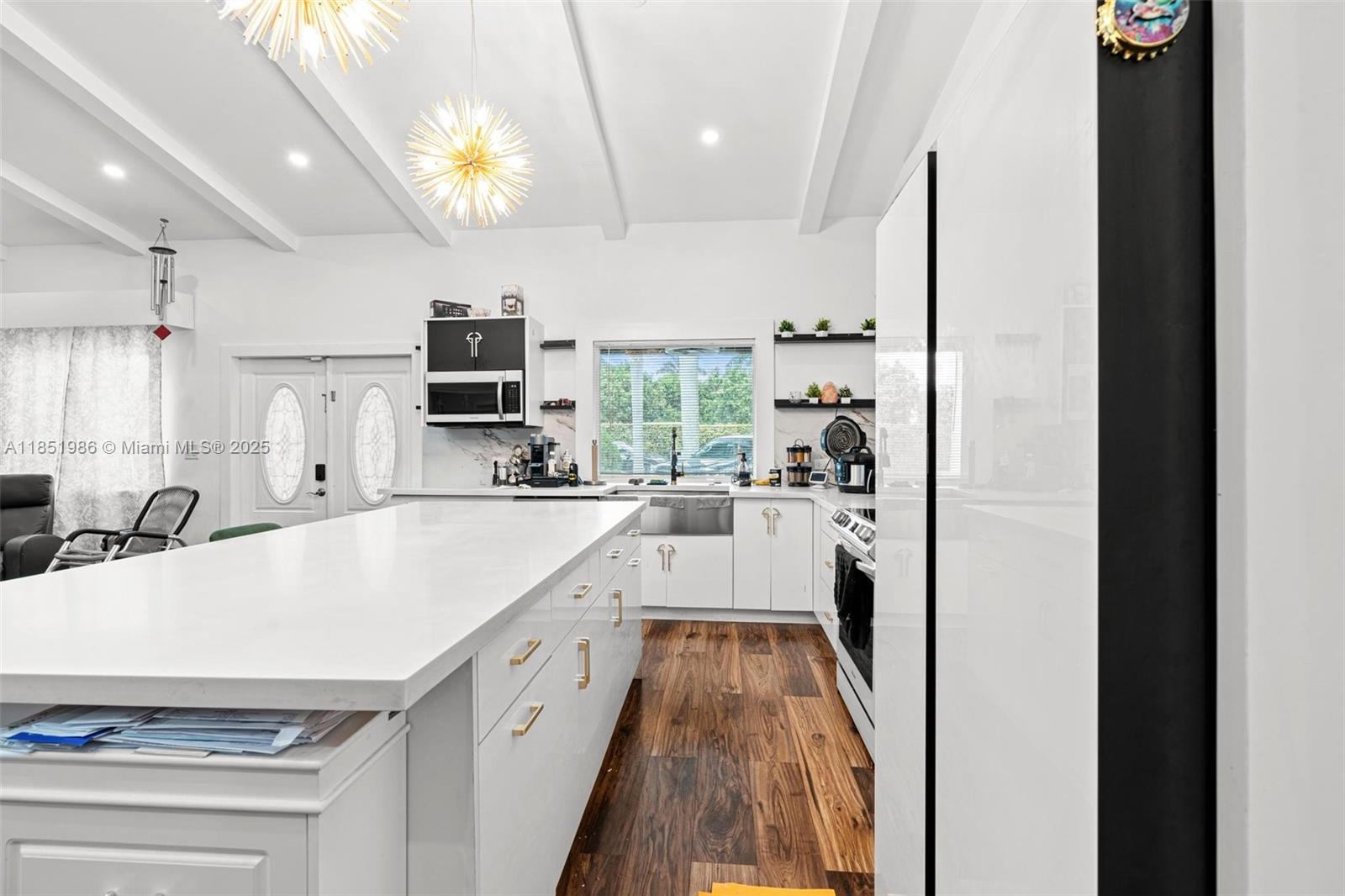 MUSTANG RANCHES - Residential