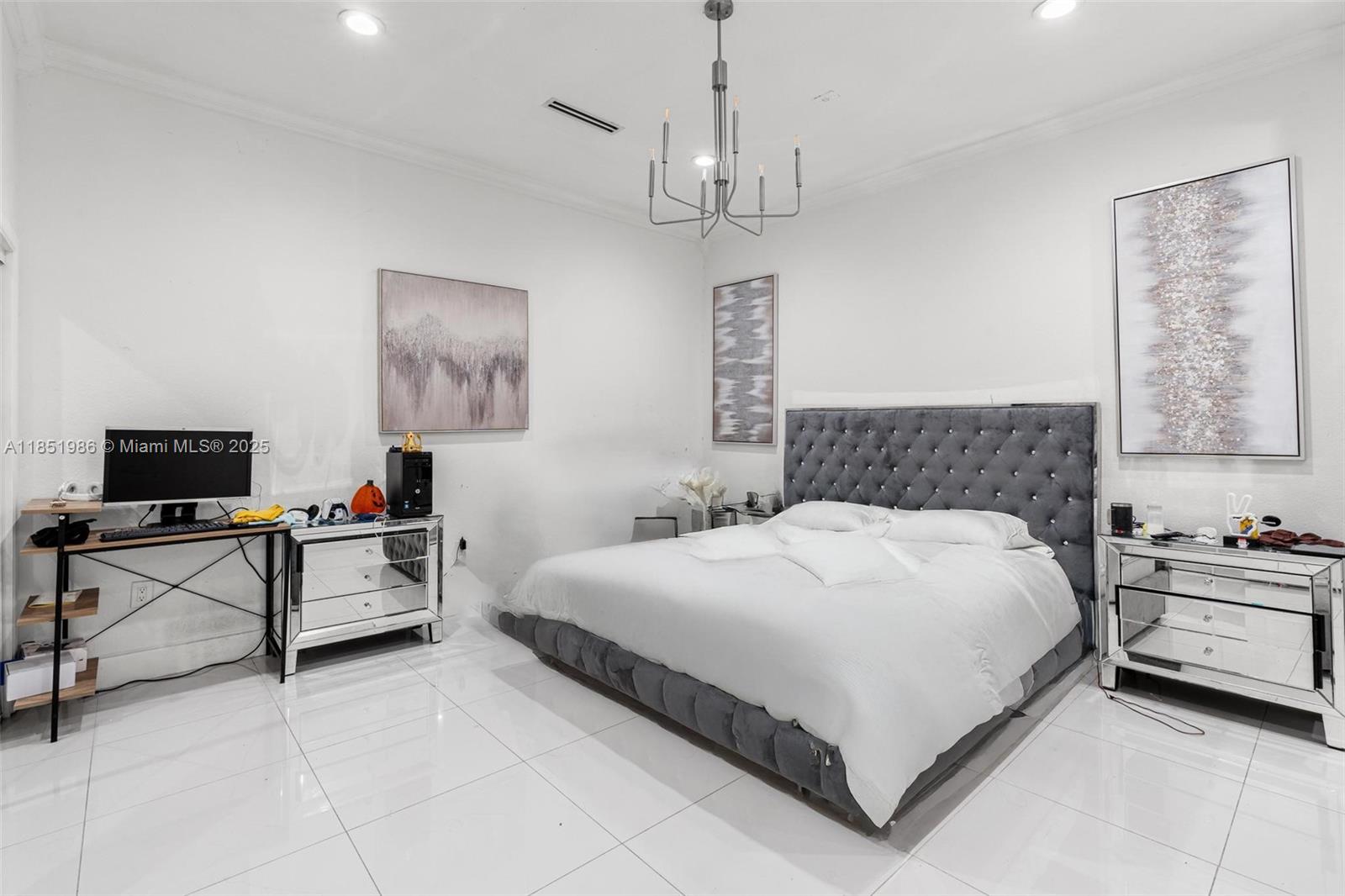 MUSTANG RANCHES - Residential