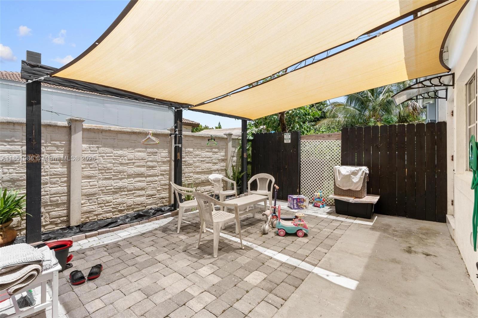 MUSTANG RANCHES - Residential