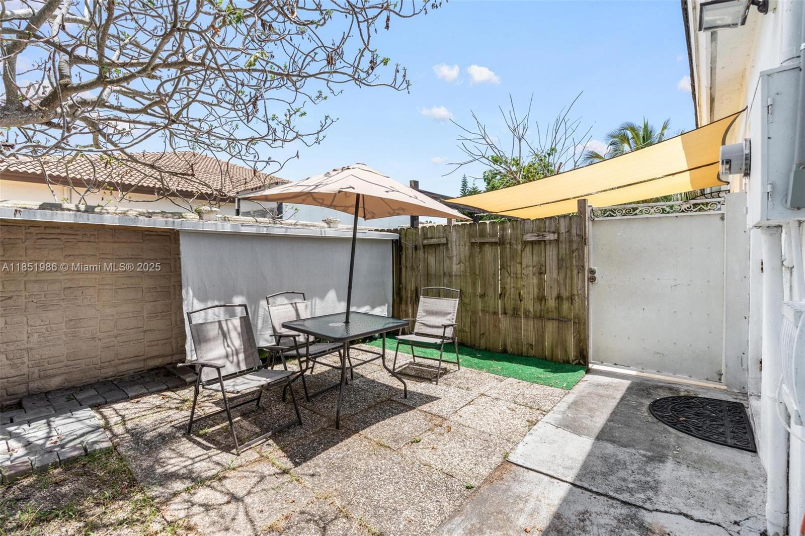 MUSTANG RANCHES - Residential