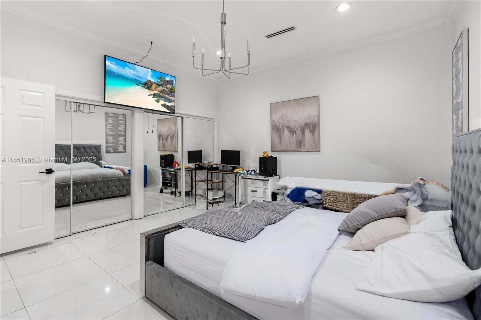 MUSTANG RANCHES - Residential