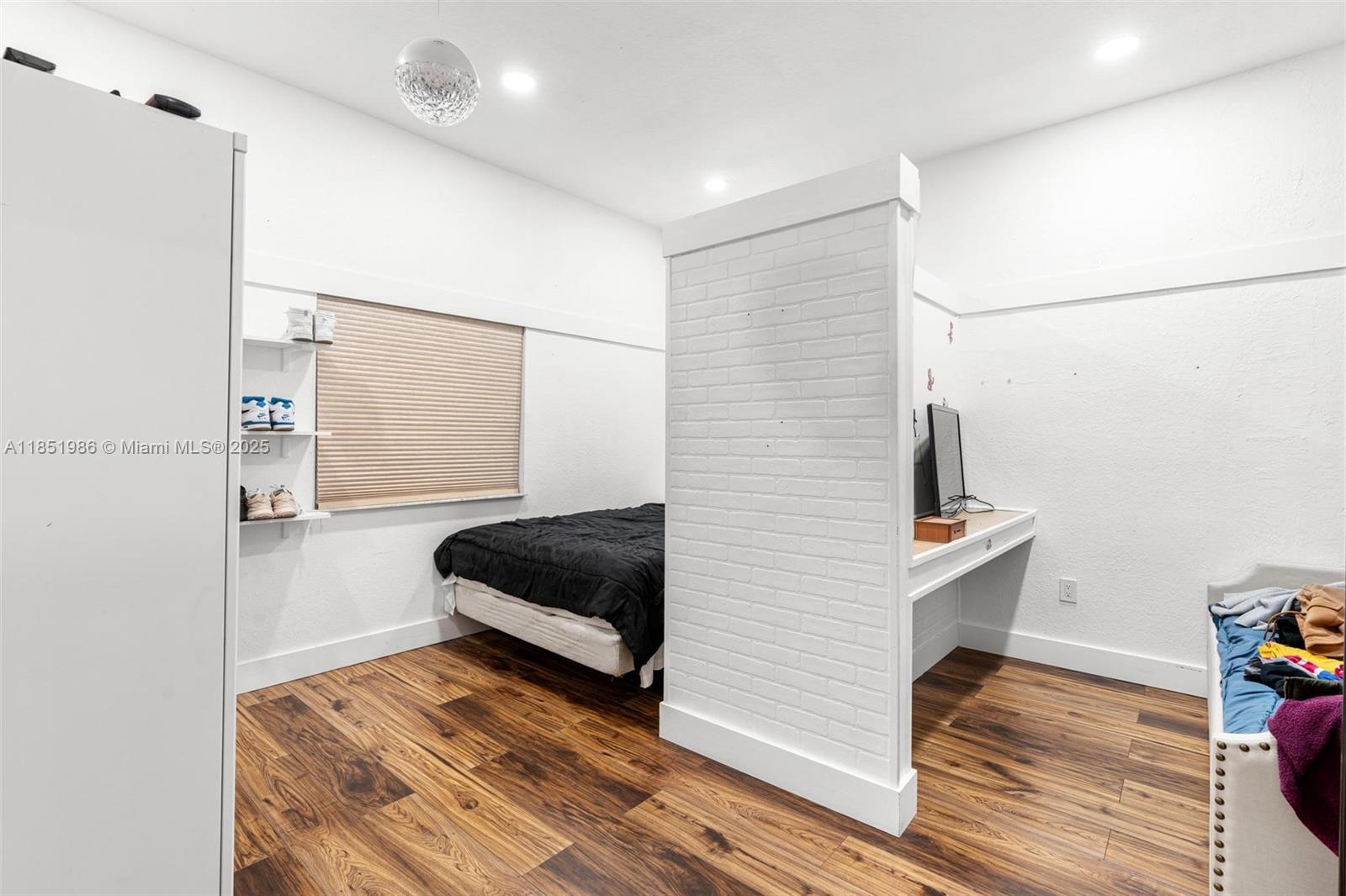 MUSTANG RANCHES - Residential