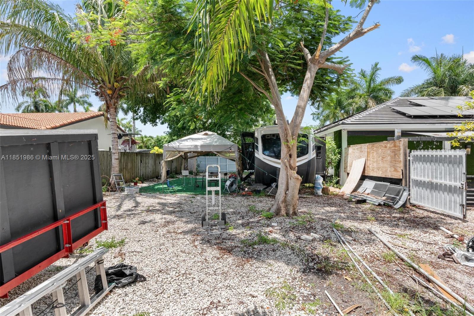 MUSTANG RANCHES - Residential