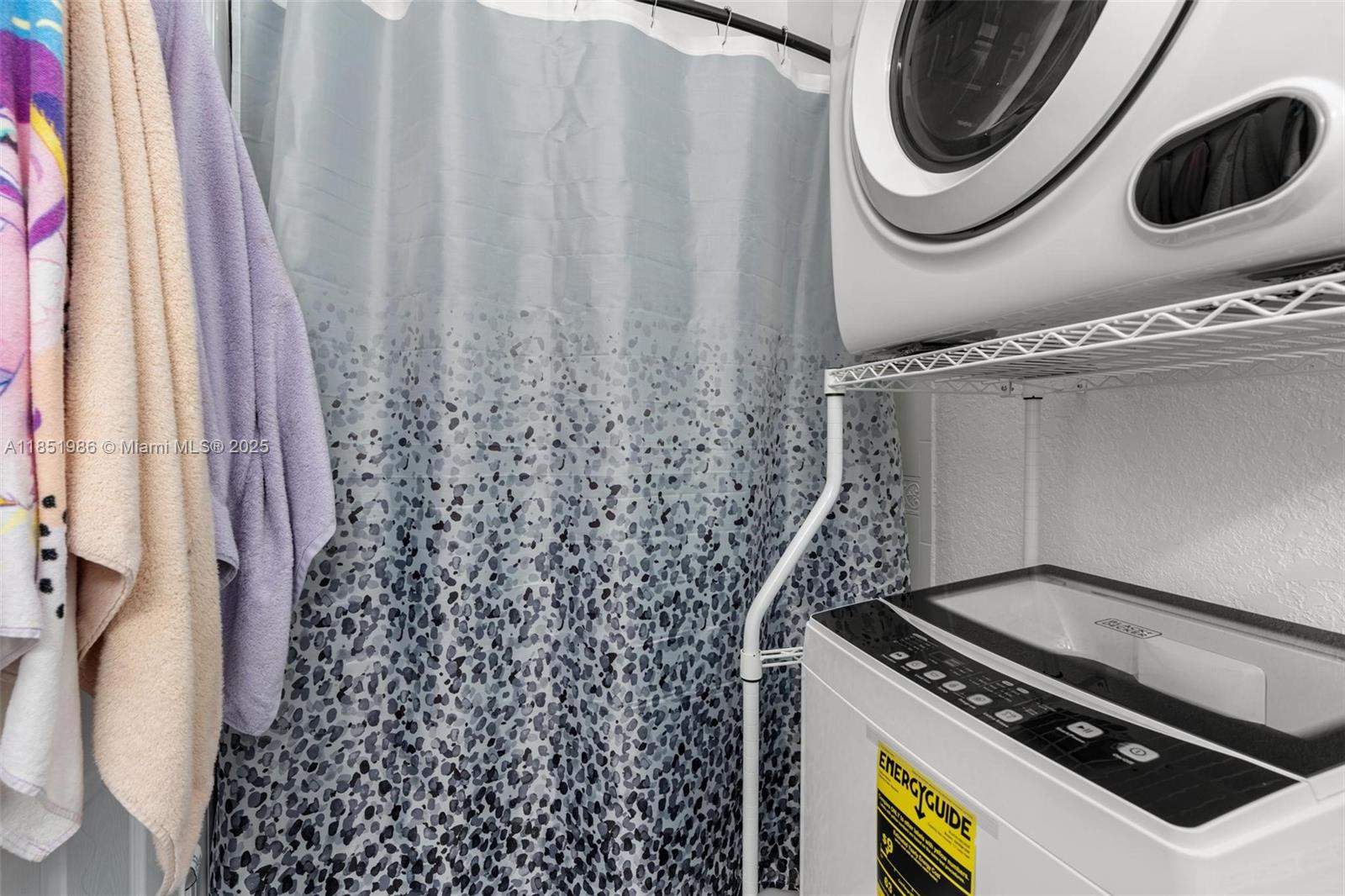 MUSTANG RANCHES - Residential