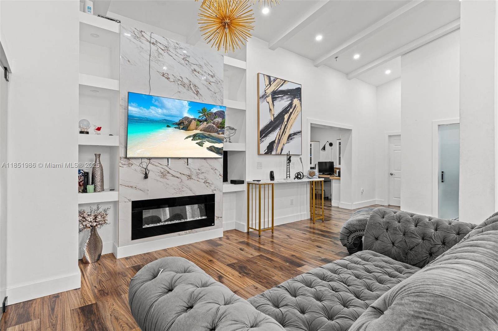 MUSTANG RANCHES - Residential