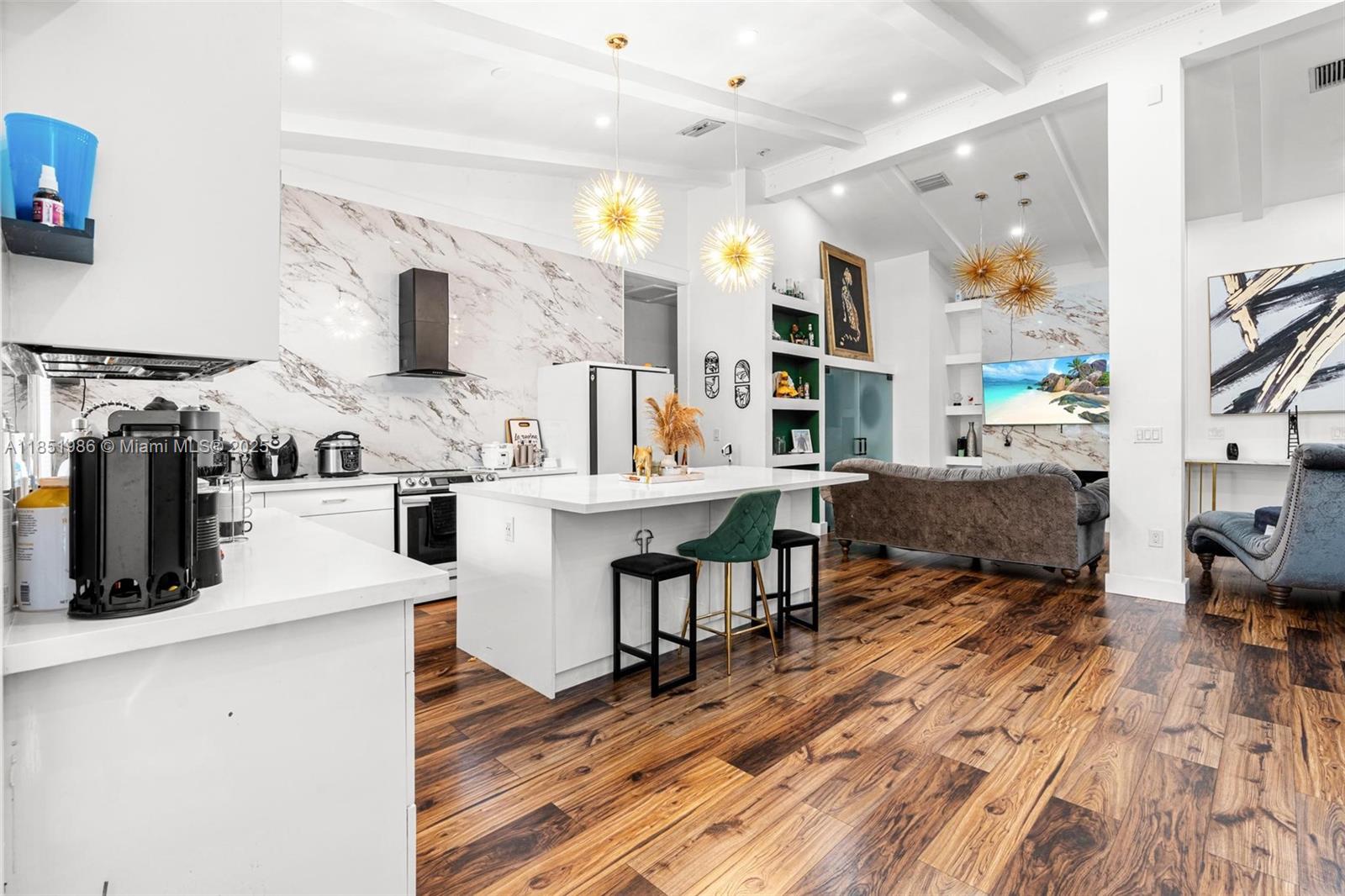 MUSTANG RANCHES - Residential