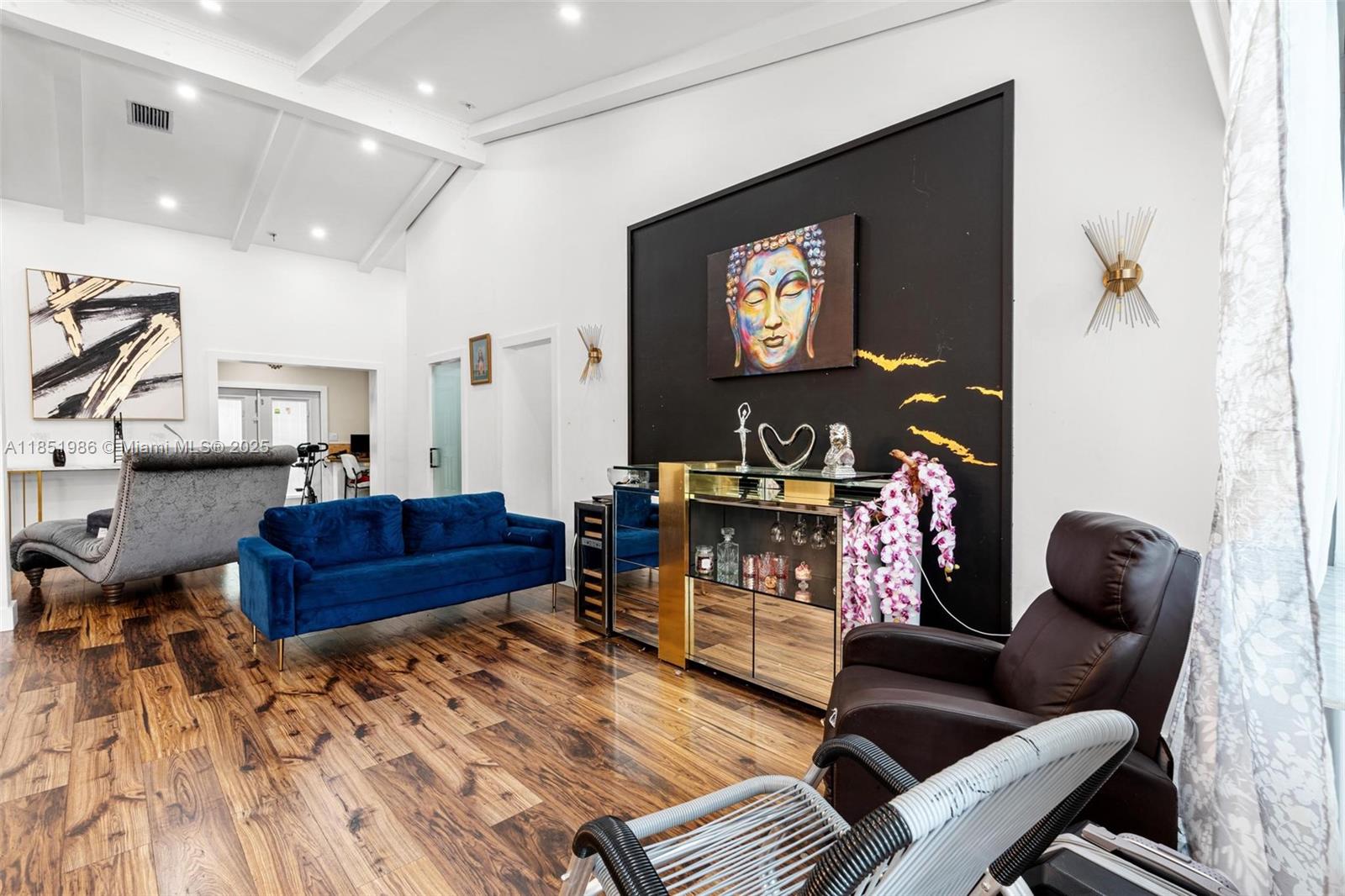 MUSTANG RANCHES - Residential