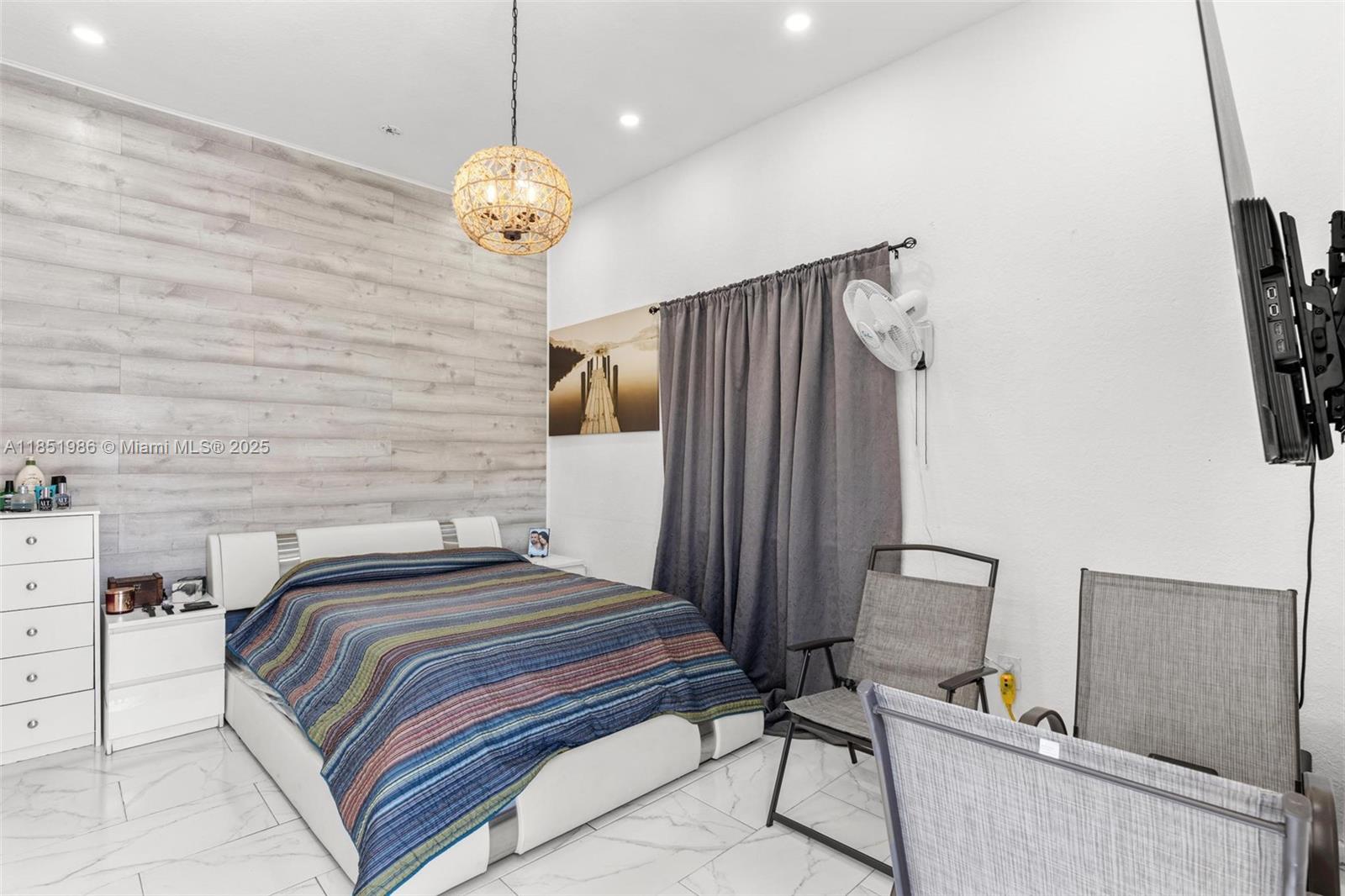 MUSTANG RANCHES - Residential