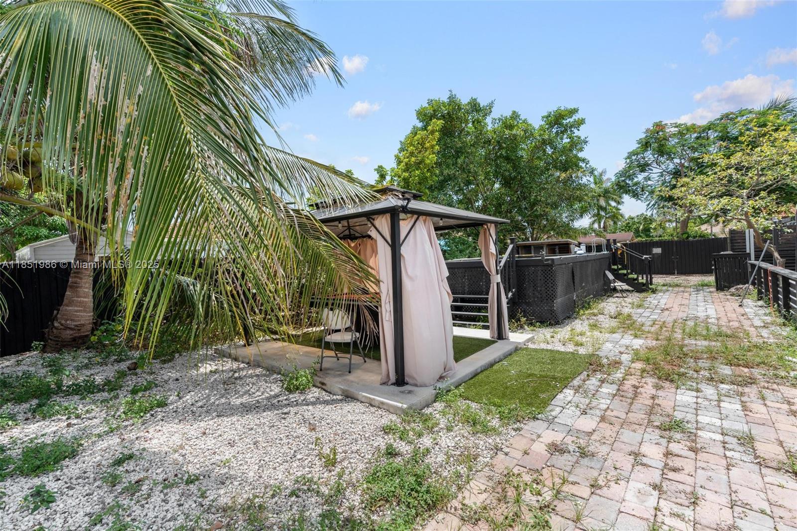 MUSTANG RANCHES - Residential