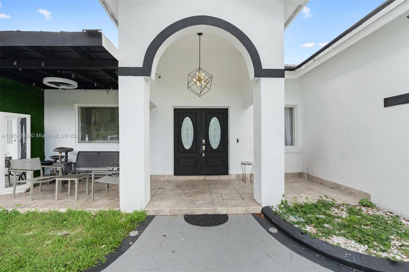 MUSTANG RANCHES - Residential