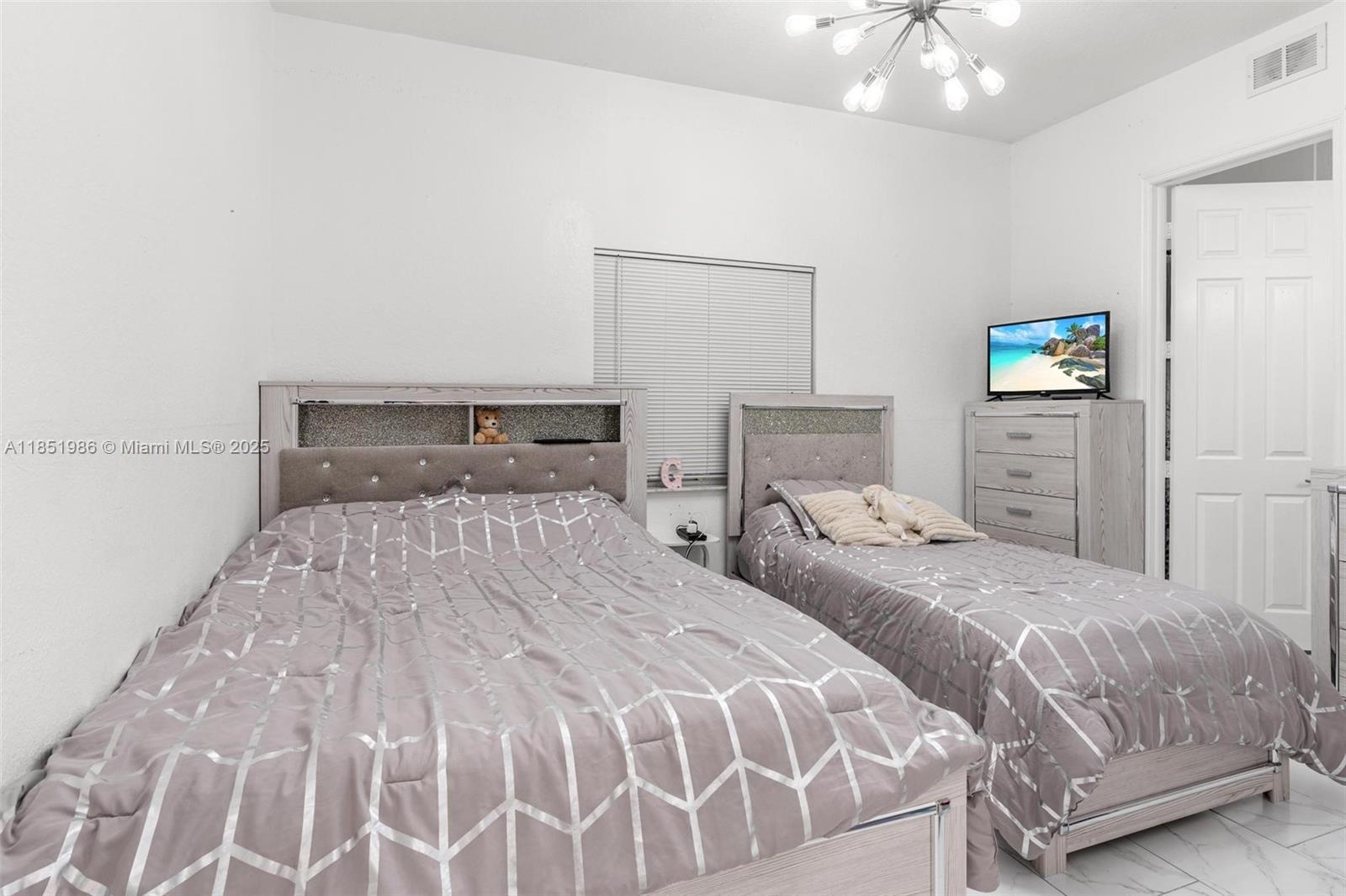 MUSTANG RANCHES - Residential