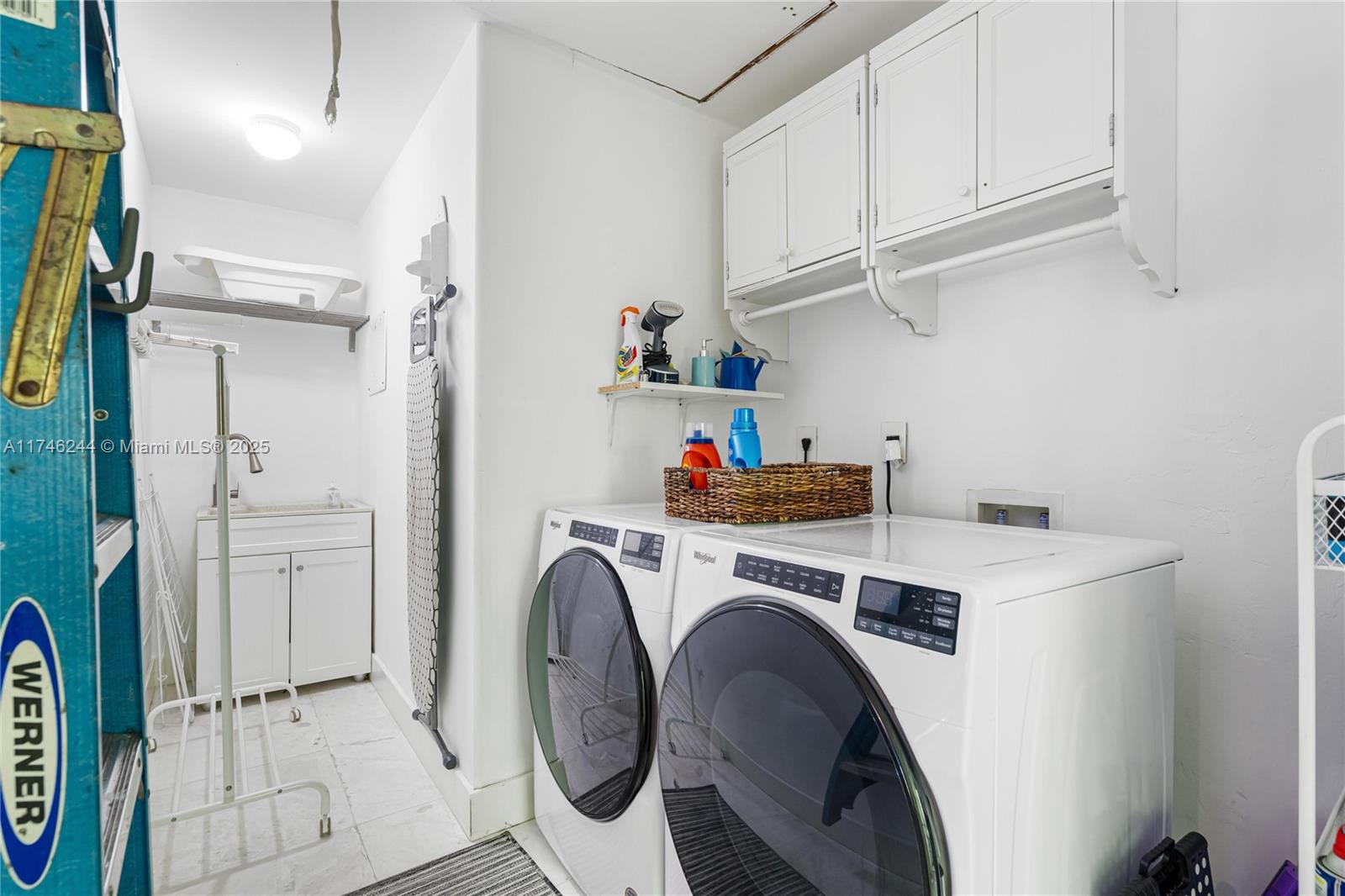 GOLDEN ISLES SEC - Residential Lease