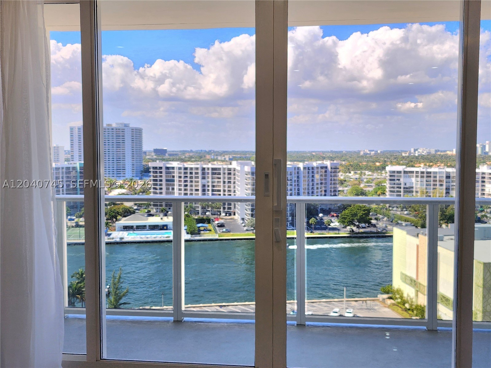 3505 S Ocean Dr PENTHOUSE 1502