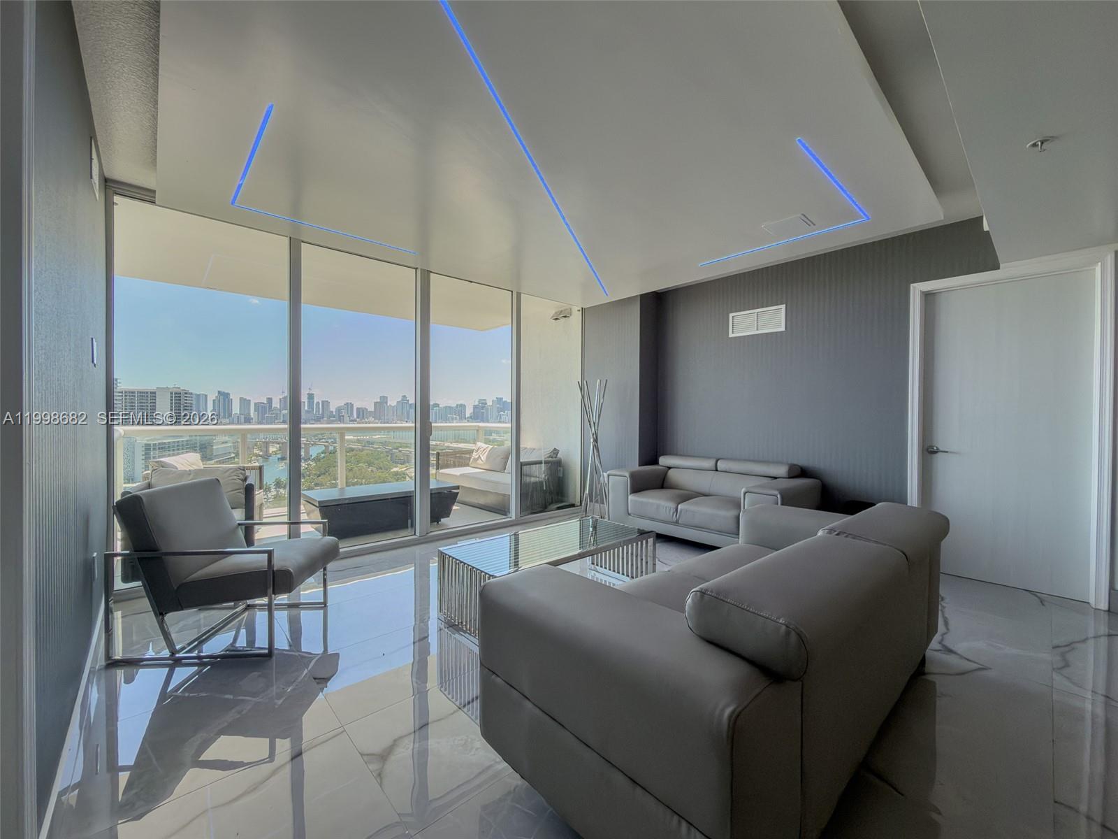 TERRAZAS RIVERPARK VILLAG - Residential