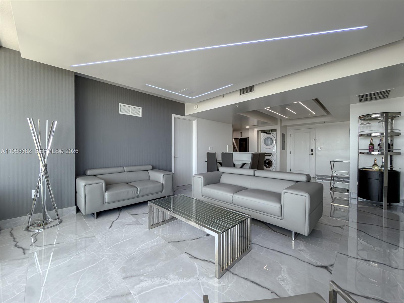 TERRAZAS RIVERPARK VILLAG - Residential