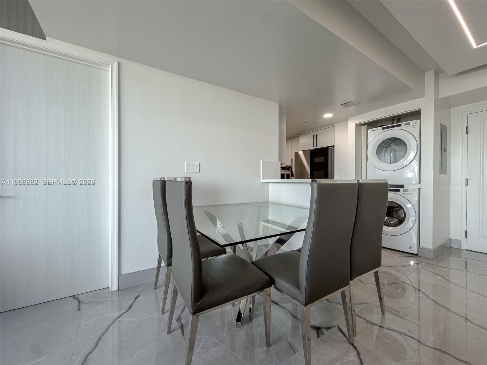 TERRAZAS RIVERPARK VILLAG - Residential