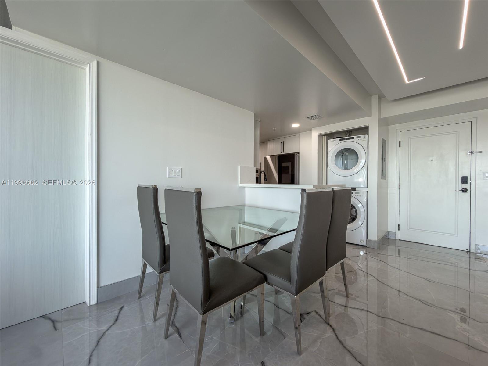 TERRAZAS RIVERPARK VILLAG - Residential