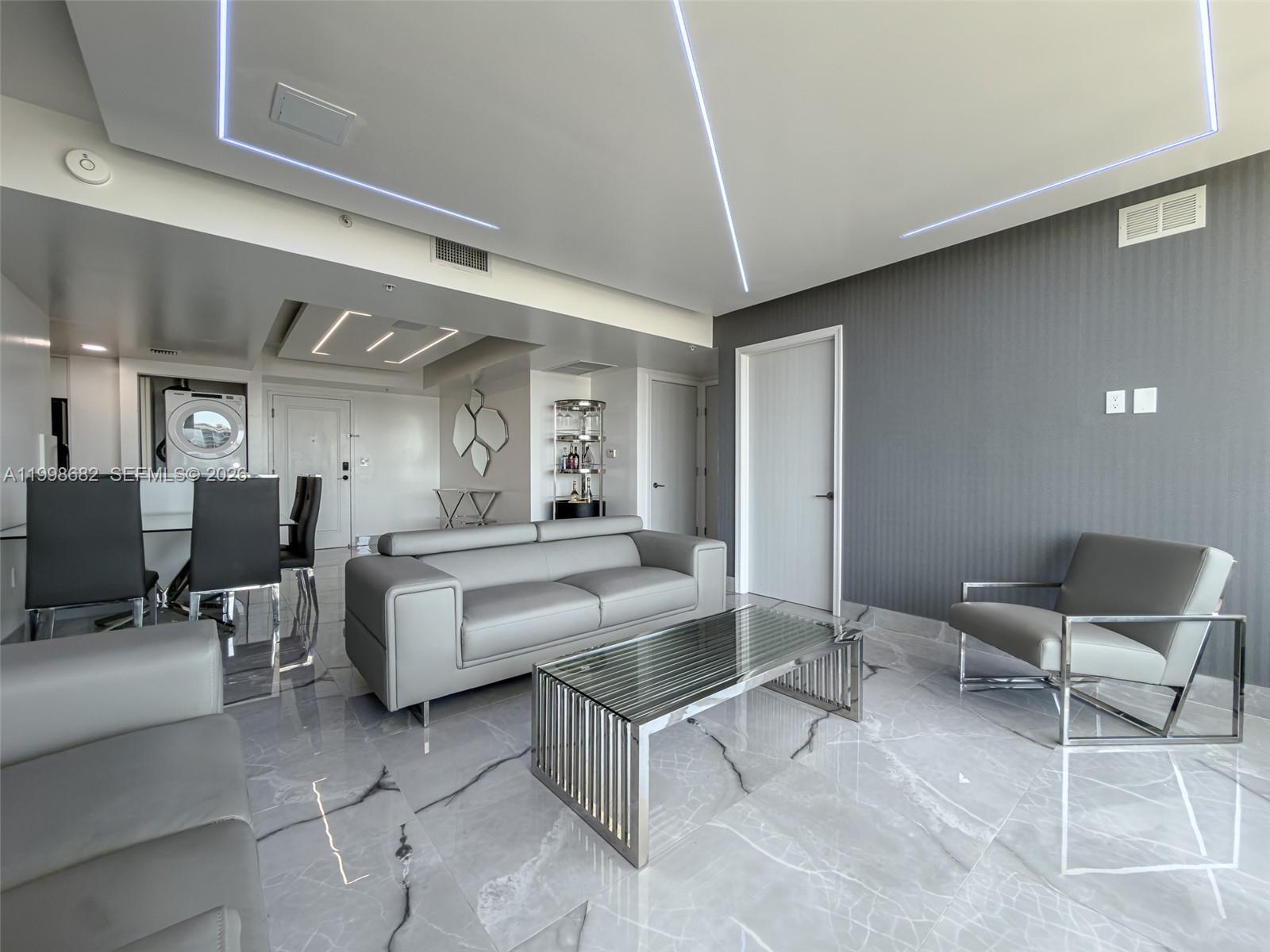 TERRAZAS RIVERPARK VILLAG - Residential