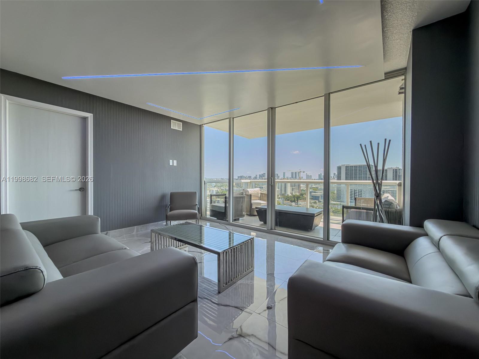 TERRAZAS RIVERPARK VILLAG - Residential