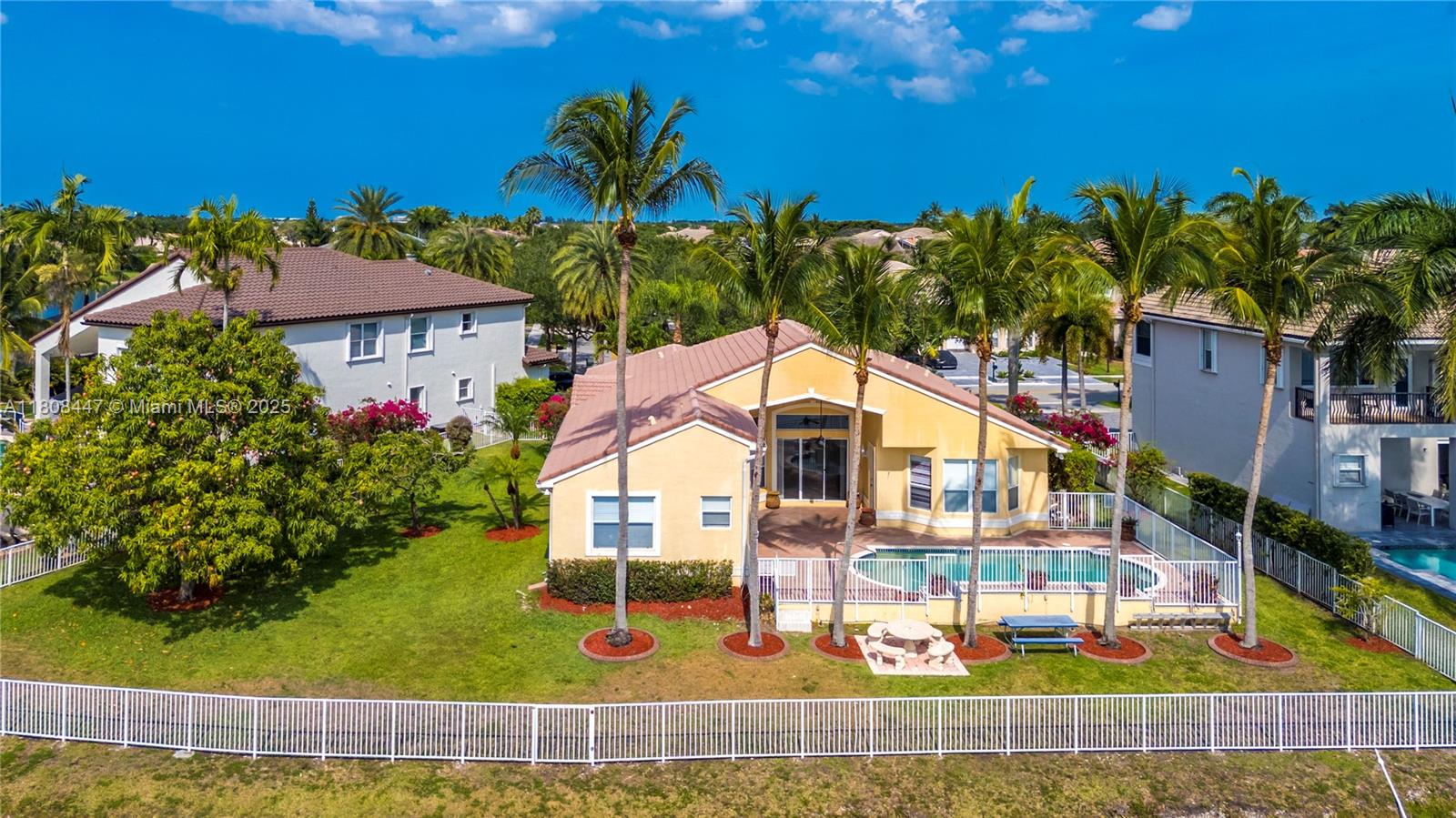 SUNSET LAKES PLAT THREE - Residential