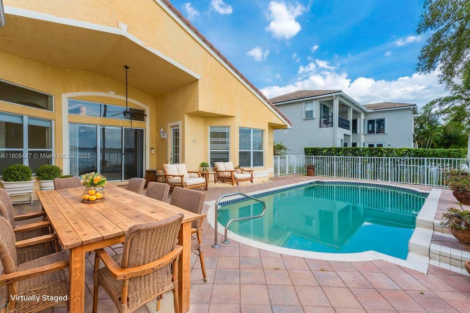 SUNSET LAKES PLAT THREE - Residential