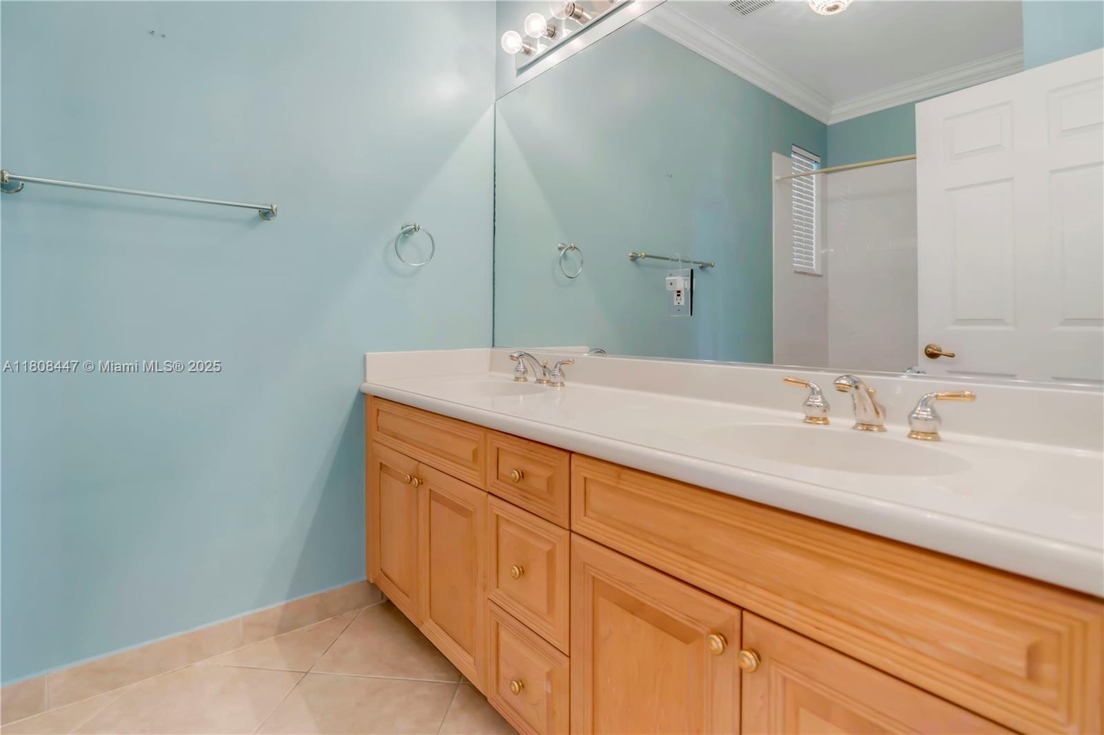 SUNSET LAKES PLAT THREE - Residential